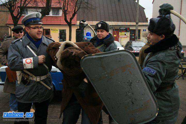 Fotoreportaż: inscenizacja stanu wojennego w Grajewie