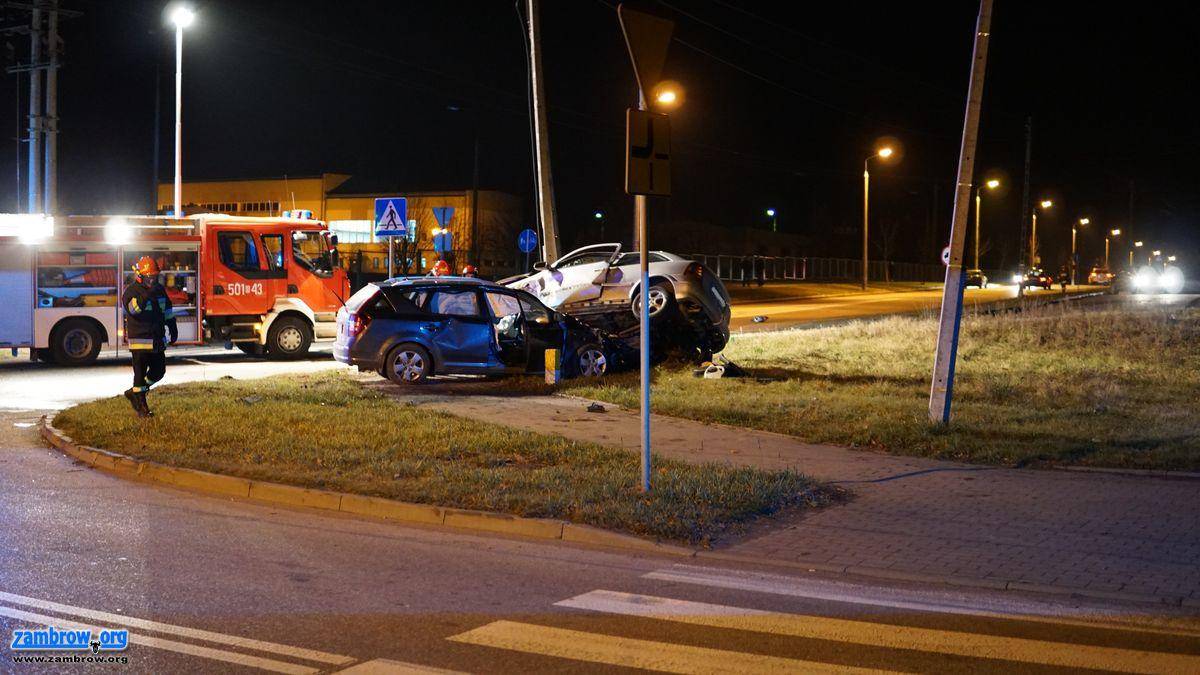 Opel astra wylądował na słupie [foto+video]