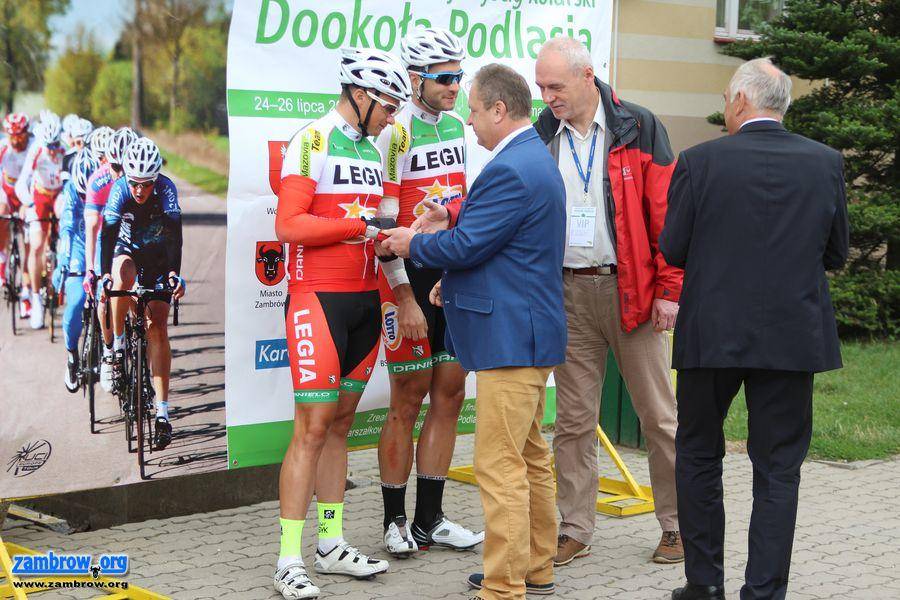 Zawodowi kolarze na ulicach Zambrowa [foto]