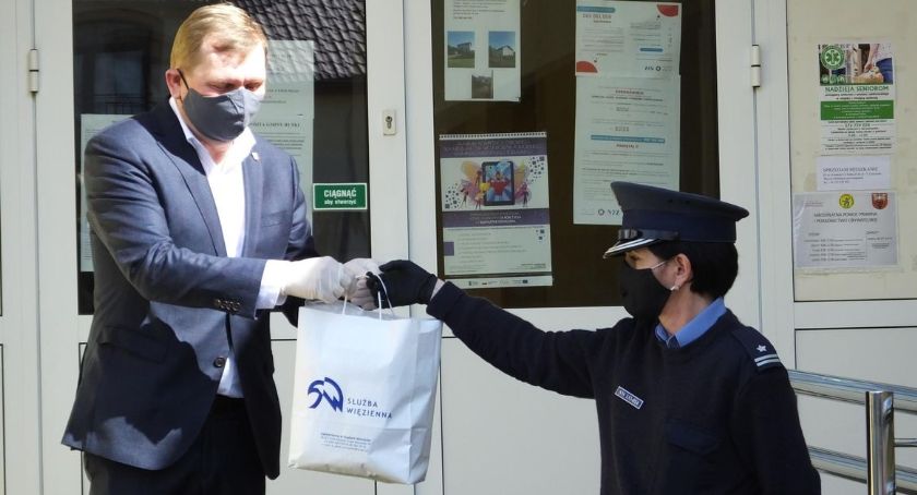 250 maseczek z zakładu karnego trafiło do lokalnej społeczności gminy Rutki