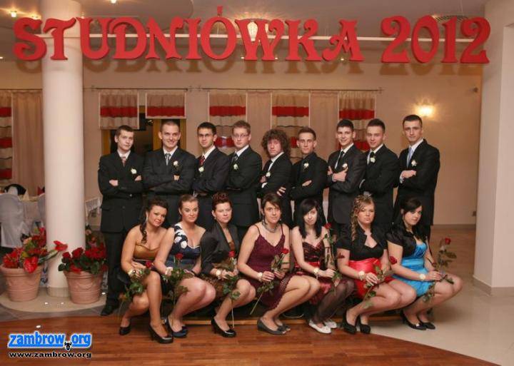 Studniówka w ZSA 2012. Zdjęcia grupowe