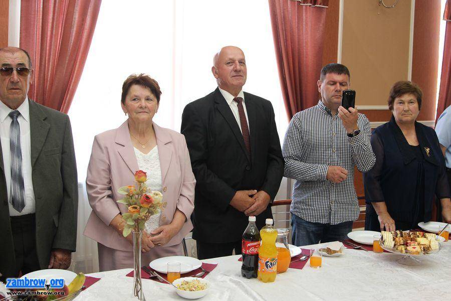 Odznaczenia Prezydenta RP dla 14 par z gminy Zambrów