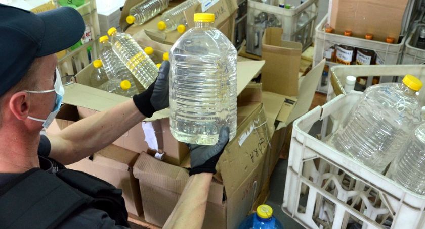 Pół tysiąca litrów alkoholu trafi na walkę z koronawirusem