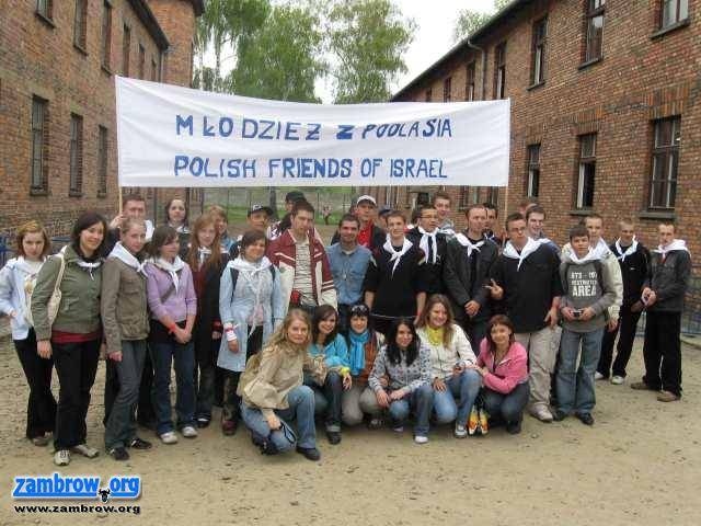 Zambrowianie wzięli udział w Marszu Żywych w Auschwitz