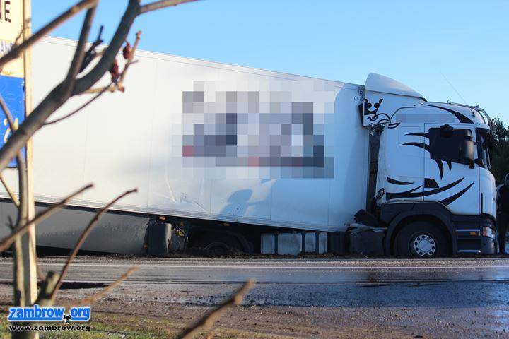 TIR wjechał do rowu [foto]