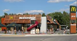 Na razie jest tu pole, ale będzie … McDonald’s!