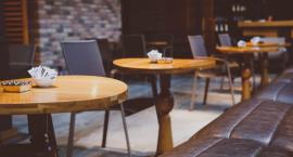 Radni wnioskują o zwolnienie restauratorów z opłaty za sprzedaż alkoholu