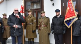 Strażacy z OSP Szumowo uczcili rocznicę śmierci Romana Dmowskiego [FOTO]
