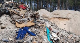 Nielegalne składowisko odpadów w gminie Szumowo [FOTO]