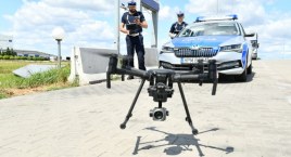 Policyjny dron sprawdza przestrzeganie przepisów na S8 [FOTO]