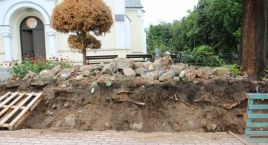 Rozbiórka zabytkowego ogrodzenia przy 