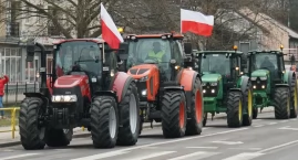 Strajk rolników nadal trwa. Zablokowana DK61