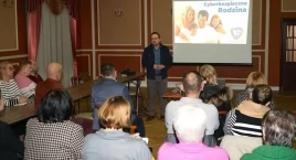 Ekspert w zakresie cyberbezpieczeństwa przeprowadził szkolenie dla mieszkańców zorganizowane przez ZSIG [FOTO]