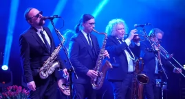 Poparzeni Kawą Trzy zagrali w Zambrowie z okazji Dnia Kobiet [FOTO+VIDEO]