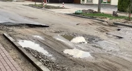 Pileckiego po deszczu jak tor do jazdy ekstremalnej [FOTO]