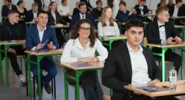 Matura 2025. Dzisiaj maturzyści piszą egzamin z matematyki [FOTO]