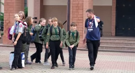 Harcerze i zuchy biorą udział w dwudniowym Rajdzie Ś…