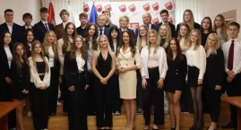 Najlepsi uczniowie otrzymali Stypendia Starosty Zamb…