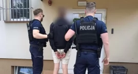 Na widok policjantów schowali się w altance. 21-late&hellip;