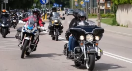 Parada motocykli i pokaz jazdy kaskaderskiej. Motocykliści opanowali Zambrów [FOTO+VIDEO]