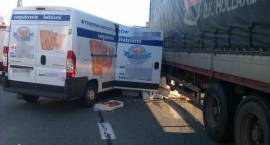 Kolizja dwóch busów i ciężarówki w centrum Zambrowa