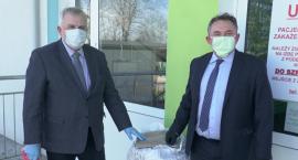 Jeden z mieszkańców przekazał 50 kombinezonów do zambrowskiego szpitala