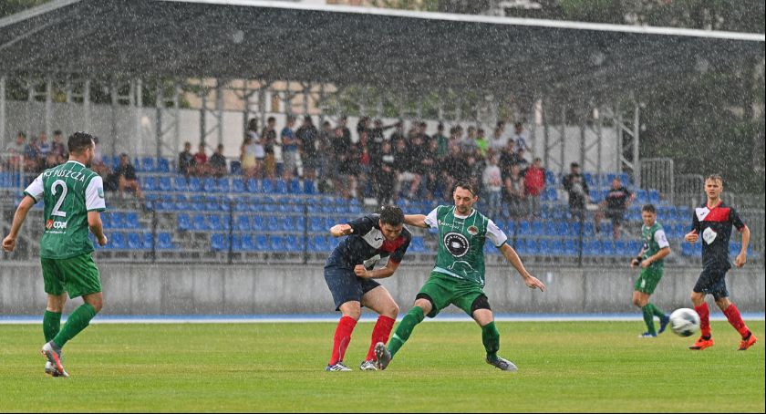 Nokaut na inauguracyjnym meczu na nowym stadionie