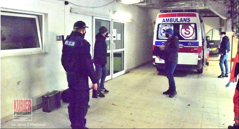 Zmarł w karetce przed zamkniętymi drzwiami szpitala