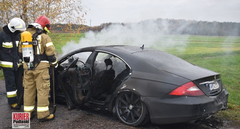 Spłonął  mercedes