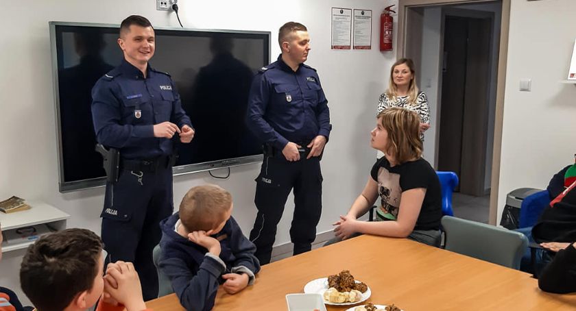 Przedświąteczne zakupy w internecie. Wzmożona działalność cyberoszustów