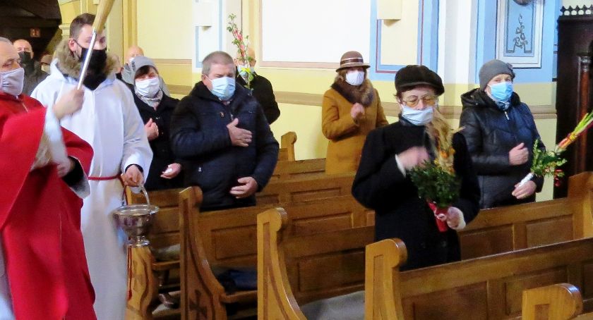 Raport o religijności Polaków. Czy katecheci mają się czego bać?  