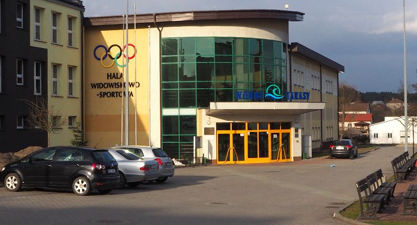 Masowe szczepienia w hali sportowej?