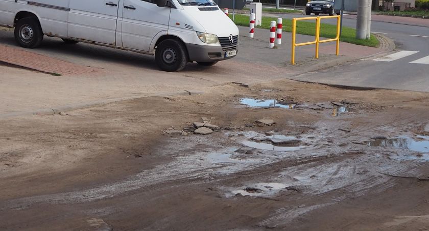 Przebudowa Słowiczyńskiej - niebezpieczne dziury na zjeździe z ronda