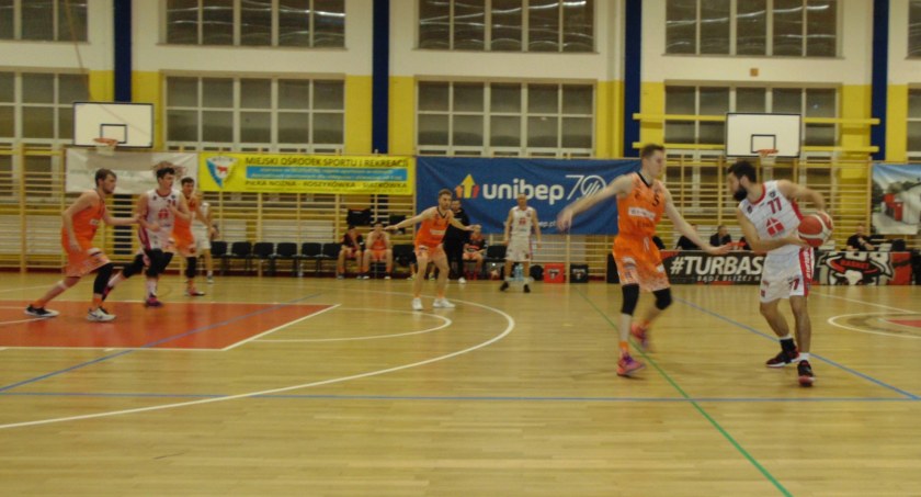 Trwa zwycięska seria Tura Basket