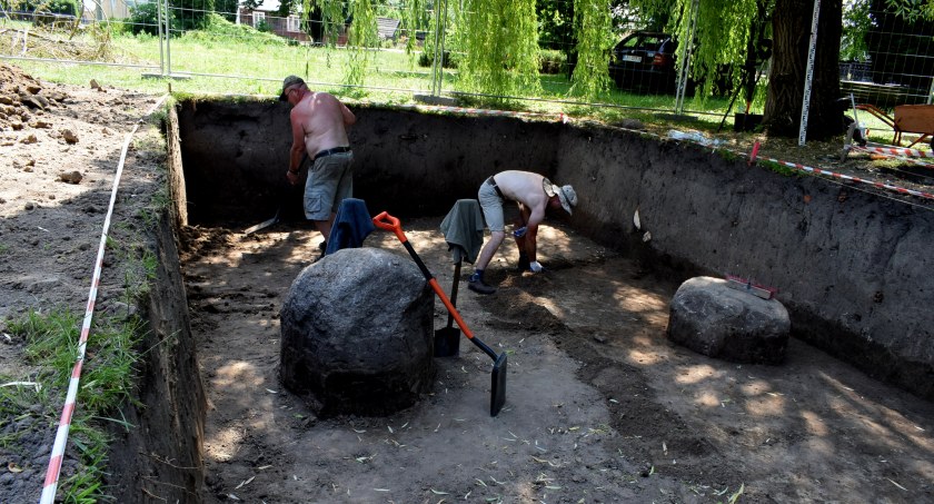 Archeolodzy na mielnickim rynku