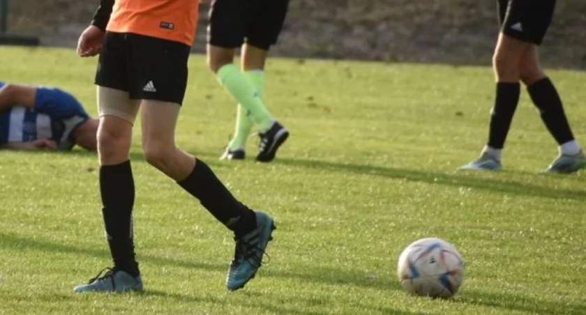 Łączy nas piłka.  IV liga - X kolejka -  Klasa Okręgowa i A klasa 
