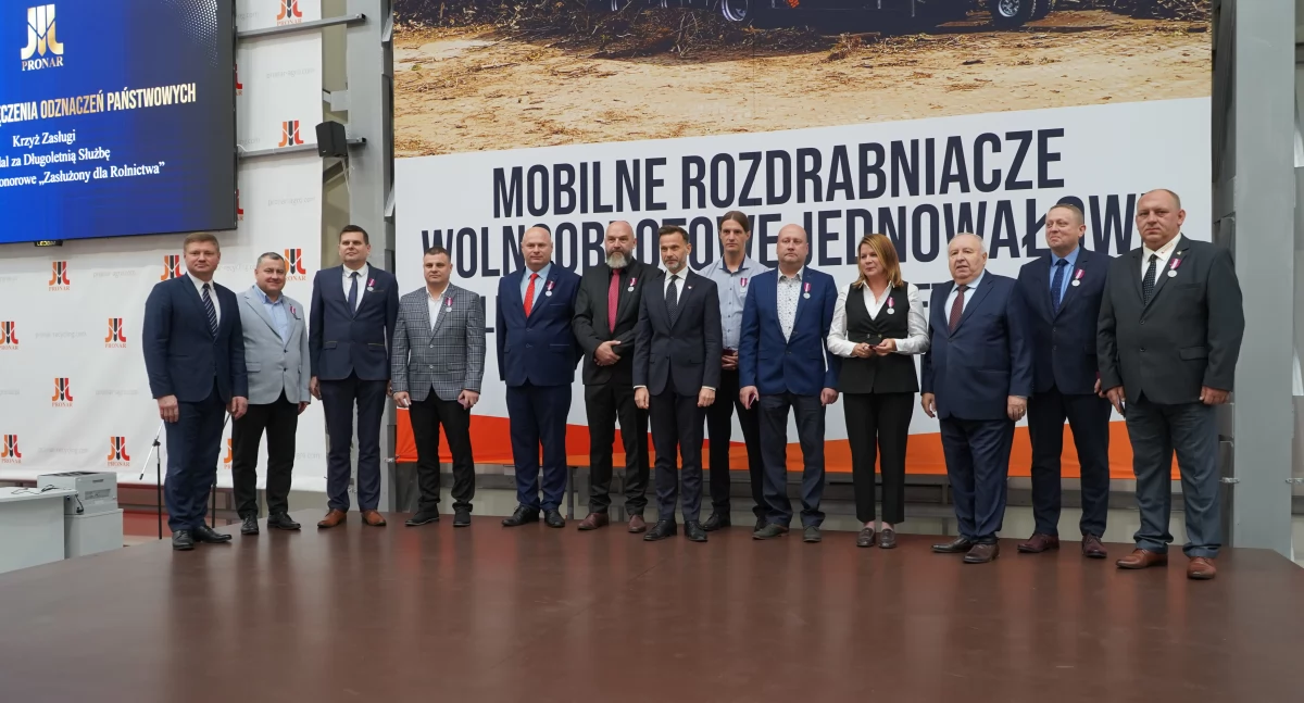 Gala wręczenia odznaczeń resortowych w Centrum Wystawowym PRONAR w Siemiatyczach