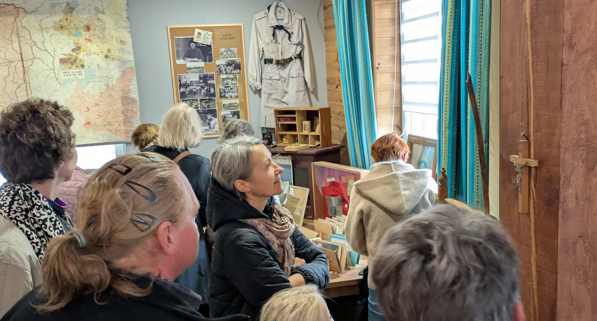 Podróż w czasie. Minimuzeum w byłej szkole w Kobyli