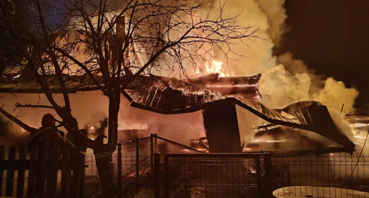 Dwie osoby zginęły w nocnym pożarze domu 