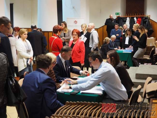Marszałek podzielił pieniądze z Unii