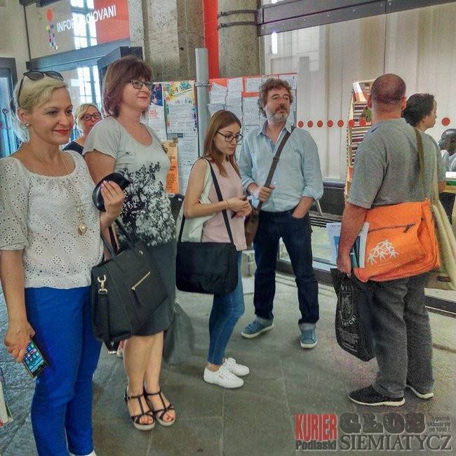 O unijnych dobrodziejstwach, pomocy dla imigrantów i edukacji młodzieży