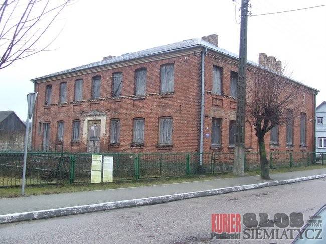 Nie ma rady na zabytkową synagogę