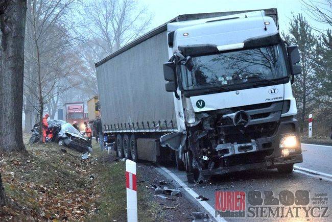 Wypadek we mgle - kierowca w szpitalu