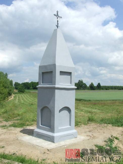 Odbudowana kapliczka