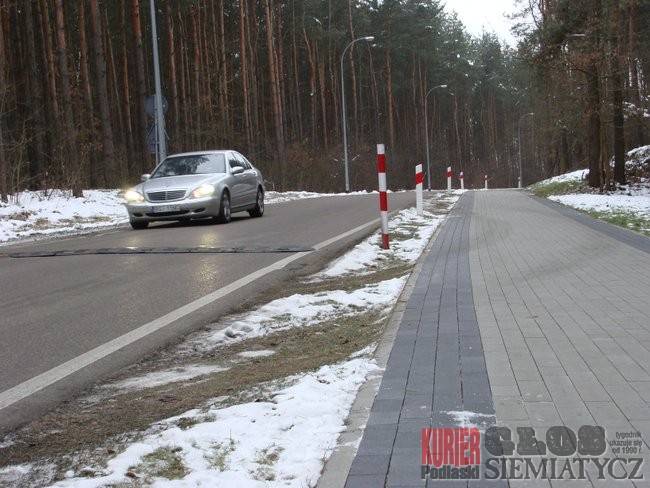 Siemiatycze - Kierowcy omijają progi