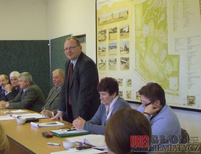 Mielnik - Siedmiu radnych już nie wierzy
