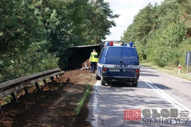Zajęczniki - TIR w rowie
