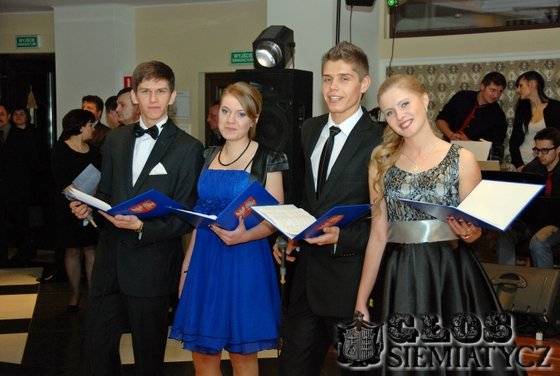 Fotogaleria. Studniówka klas IIIB, IIID, IIIE i IIIG Zespołu Szkół w Siemiatyczch,  21 stycznia. 