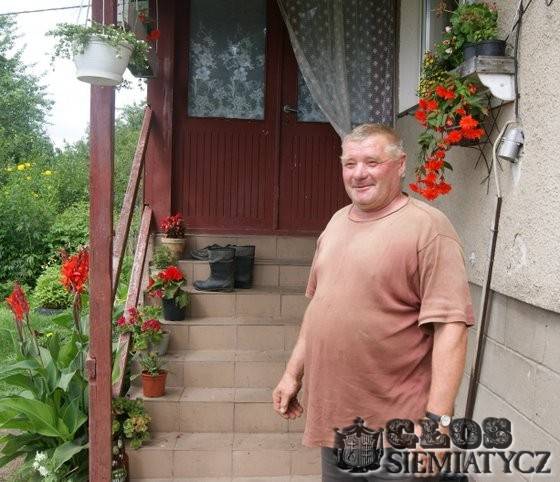 Mała wieś Sasiny