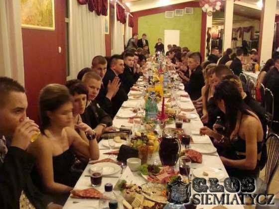 Studniówka w Ostrożanach